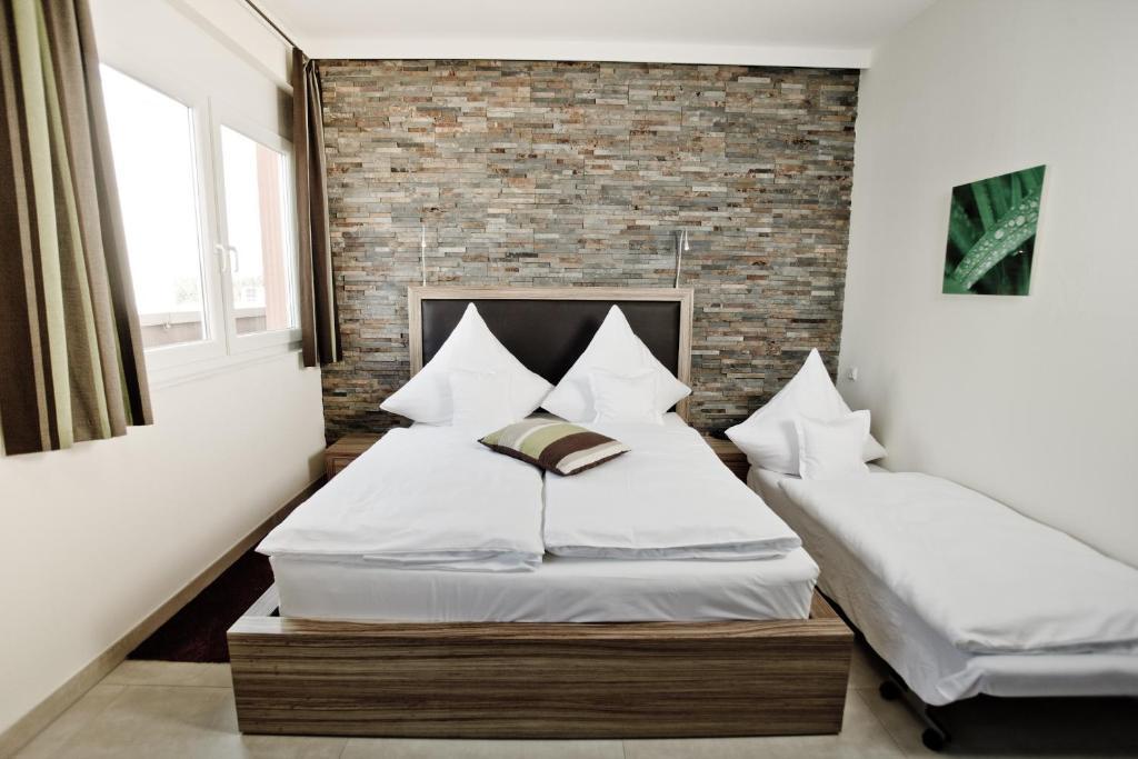 Hotel Maxis - Digitaler Self-Check-In - Karlsbad Luaran gambar