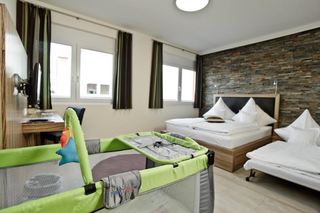 Hotel Maxis - Digitaler Self-Check-In - Karlsbad Luaran gambar
